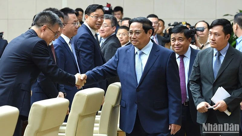 Thủ tướng Phạm Minh Chính với các doanh nghiệp Trung Quốc tiêu biểu trong lĩnh vực phát triển kinh tế xanh, kinh tế số.