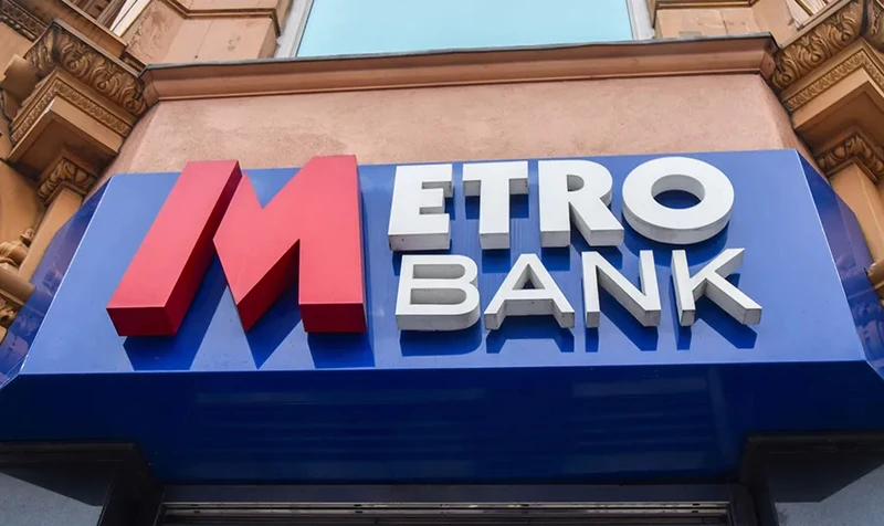 Ngân hàng Metro Bank tại Anh vừa bị phạt gần 17 triệu bảng (21,65 triệu USD) vì đã buông lỏng công tác giám sát hoạt động rửa tiền tiềm ẩn trong vòng 4 năm. (Ảnh: businessplus.ie)