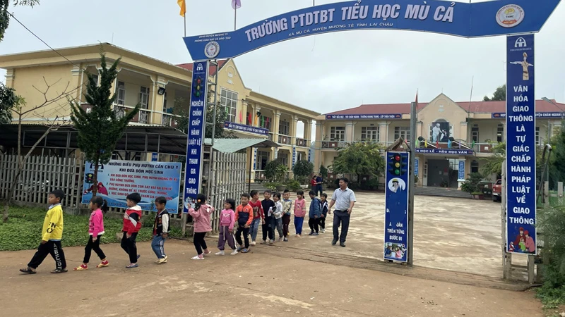 Công tác chăm, nuôi học sinh bán trú được thực hiện tốt ở huyện biên giới Mường Tè.