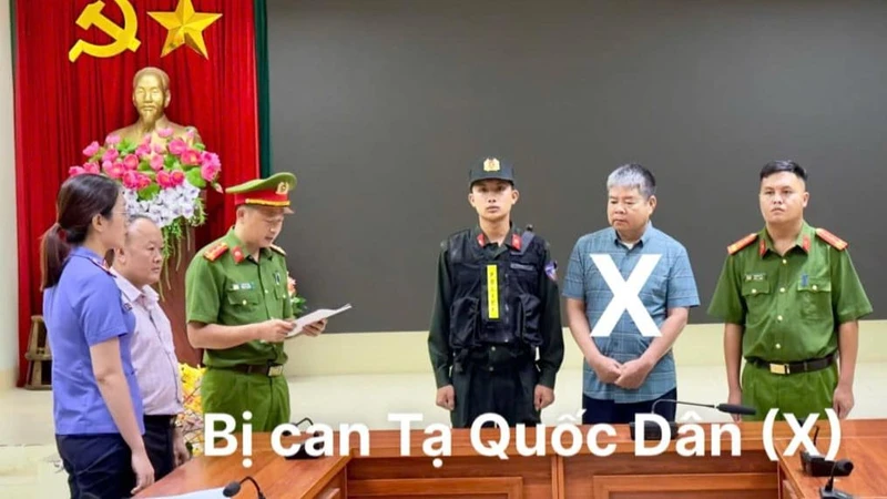 Cơ quan chức năng thực hiện quy trình tố tụng đối với bị can Dân.