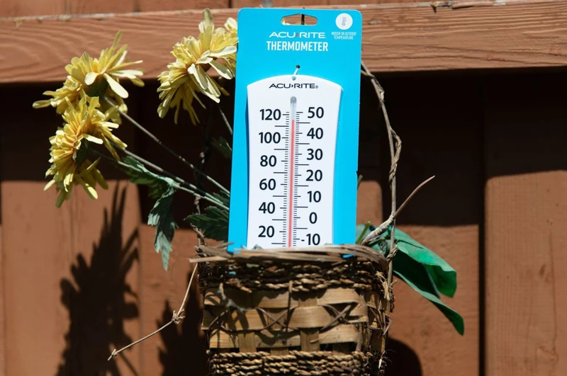 Nhiệt độ ngoài trời tại thành phố Plano, bang Texas, ngày 27/6, lên tới 3 chữ số (theo độ F). (Ảnh: Tân Hoa xã/Shutterstock)