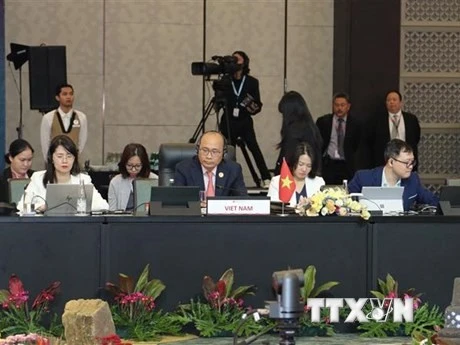Đại diện Việt Nam tham dự Hội nghị tham vấn AEM - Liên minh châu Âu (EU) lần thứ 19. (Ảnh: Hữu Chiến/TTXVN)
