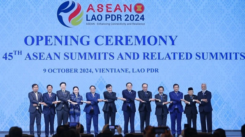 Thủ tướng Phạm Minh Chính và các lãnh đạo tại phiên khai mạc Hội nghị Cấp cao ASEAN 44 và 45 (Ảnh: Nhật Bắc - VGP)