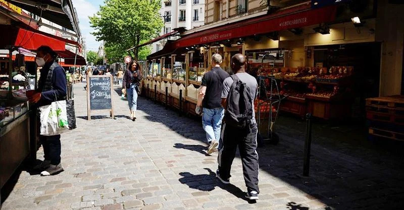 Lạm phát khiến người dân Pháp phải thắt chặt chi tiêu. (Ảnh REUTERS)