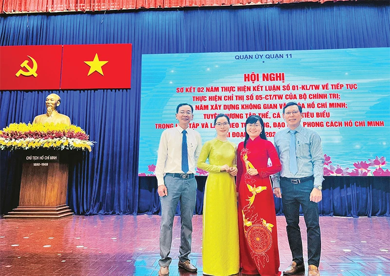 Các cá nhân tiêu biểu trong học tập và làm theo tư tưởng, đạo đức, phong cách Hồ Chí Minh được tuyên dương tại Đảng bộ Quận 11.