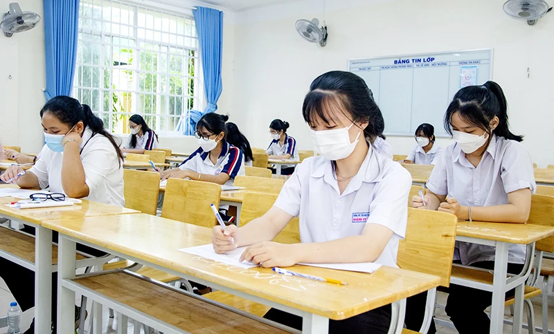 Điểm thi Trường trại Trường THPT Trần Nguyên Hãn (tỉnh Bà Rịa Vũng Tàu) trong kỳ thi tốt nghiệp THPT năm 2023. (Ảnh NGUYỄN LỘC)