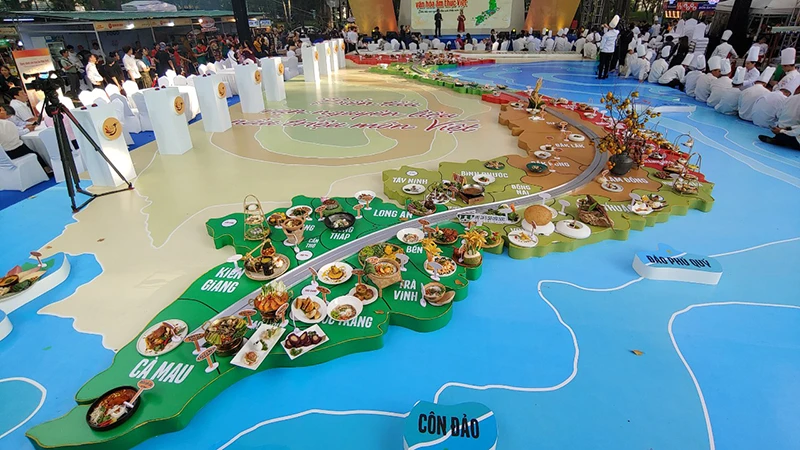 Bản đồ ẩm thực Việt Nam được trưng bày tại lễ hội.