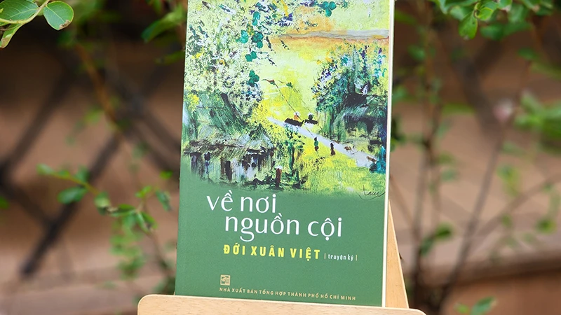 Bìa cuốn truyện ký "Về nơi nguồn cội".