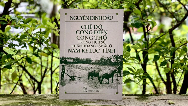 Bìa cuốn "“Chế độ công điền, công thổ trong lịch sử khẩn hoang Nam Kỳ lục tỉnh” của học giả Nguyễn Đình Đầu.