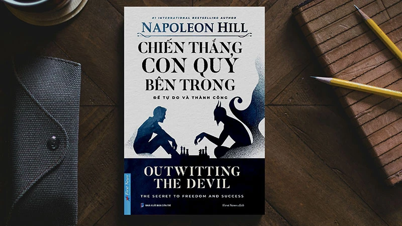 Bìa cuốn sách "Chiến thắng Con Quỷ bên trong" của Napoleon Hill.