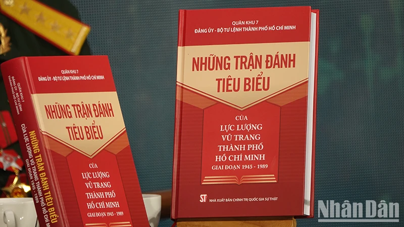 Bìa cuốn sách “Những trận đánh tiêu biểu của Lực lượng vũ trang Thành phố Hồ Chí Minh giai đoạn 1945-1989”.