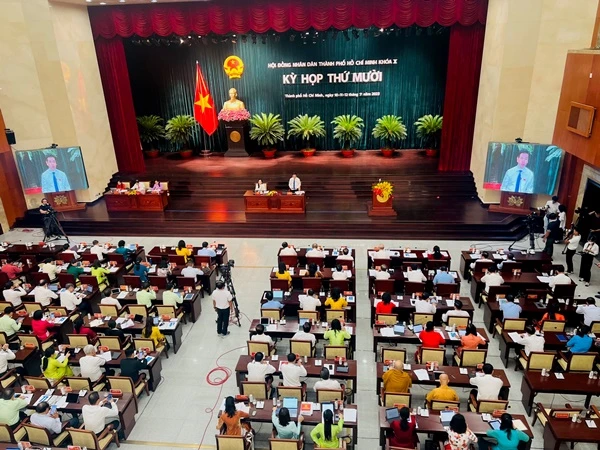 Toàn cảnh kỳ họp thứ 10 của Hội đồng nhân dân Thành phố Hồ Chí Minh khóa X khai mạc sáng 10/7. (Ảnh: TÙNG QUANG)
