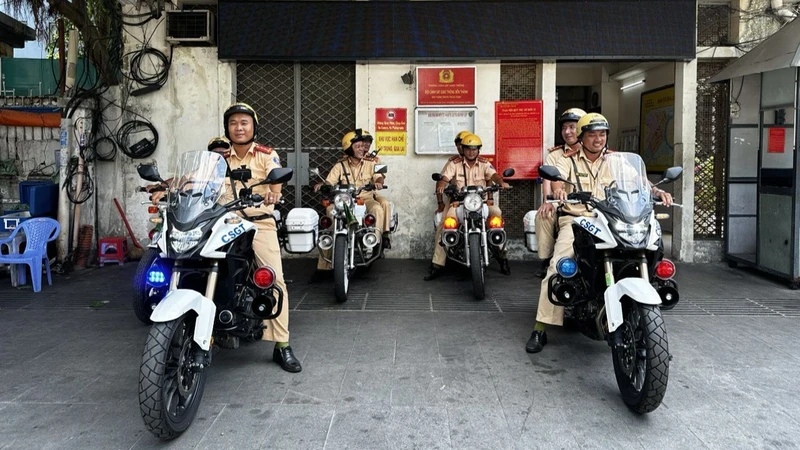 Lực lượng Cảnh sát giao thông Thành phố Hồ Chí Minh ra quân bảo đảm an toàn giao thông dịp lễ 30/4 và 1/5.