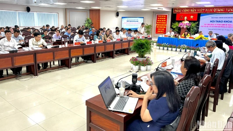 Các đại biểu dự hội thảo khoa học.