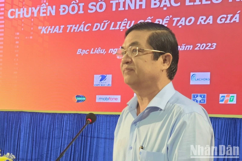 Phó Chủ tịch Ủy ban nhân dân tỉnh Bạc Liêu Huỳnh Chí Nguyện phát biểu ý kiến tại hội thảo