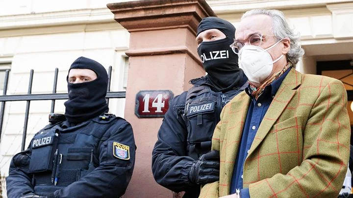 Cảnh sát Đức bắt giữ Heinrich XIII PR. Ảnh: FT