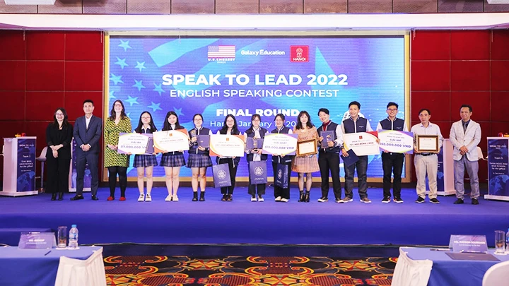 Trường THPT chuyên Phan Bội Châu chiến thắng cuộc thi hùng biện tiếng Anh toàn quốc