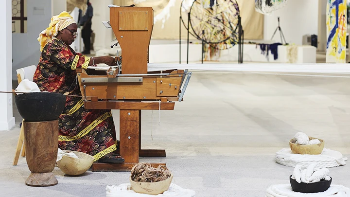 Sợi bông falé dệt thủ công của Senegal trong một triển lãm. Ảnh: DAZED DIGITAL