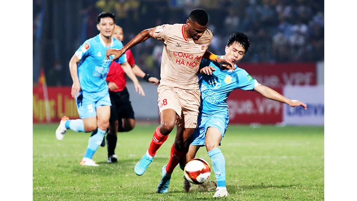 CLB Công an Hà Nội đang có lợi thế trong cuộc đua vô địch V.League 2023. Ảnh: LÊ MINH