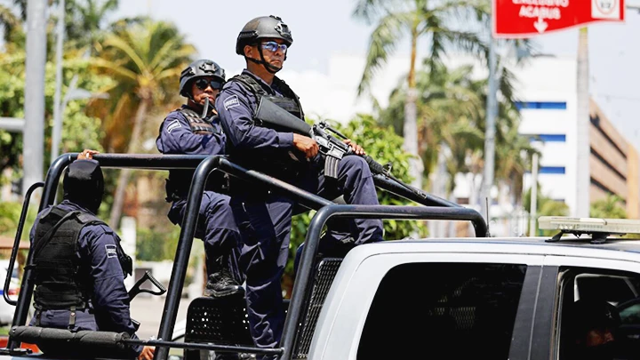 Lực lượng an ninh Mexico tham gia chiến dịch. Ảnh: BRIGHT SPOT