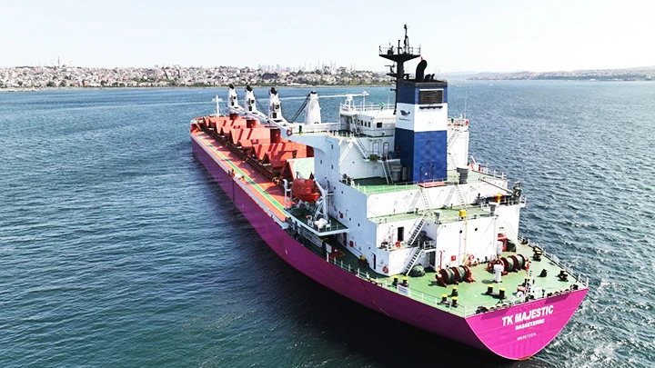 Chuyến tàu cuối cùng chở ngũ cốc của Ukraine rời cảng Odessa. Ảnh: CNN