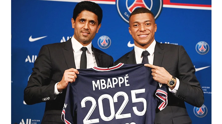 Chỉ sau hơn một năm ký gia hạn với Mbappe, PSG đã đứng trước nguy cơ “mất trắng” nếu không bán anh ngay hè này.