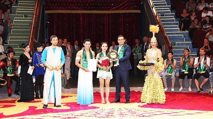 Phần trình diễn của Hiển Phước - Thanh Hoa tại Liên hoan nghệ thuật xiếc quốc tế được đánh giá cao.