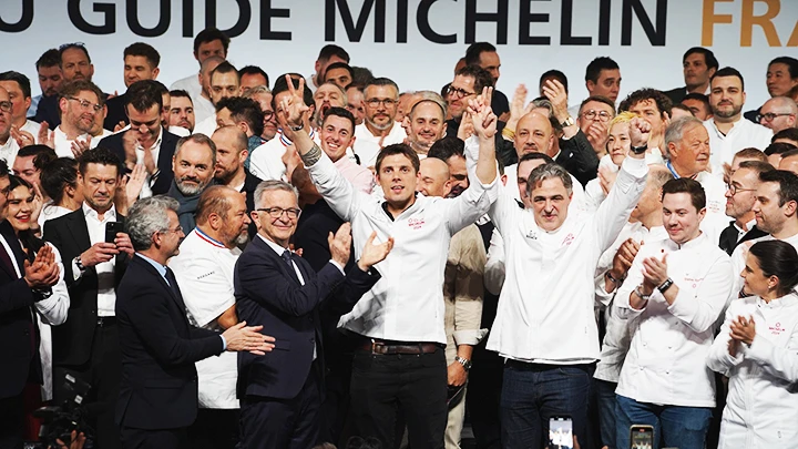 Các đầu bếp Pháp được trao sao Michelin 2024. Ảnh: AFP