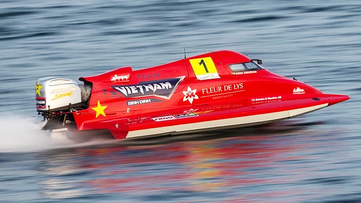 Việt Nam đã có đội đua thuyền máy công thức 1 tại mùa giải đầu tiên.