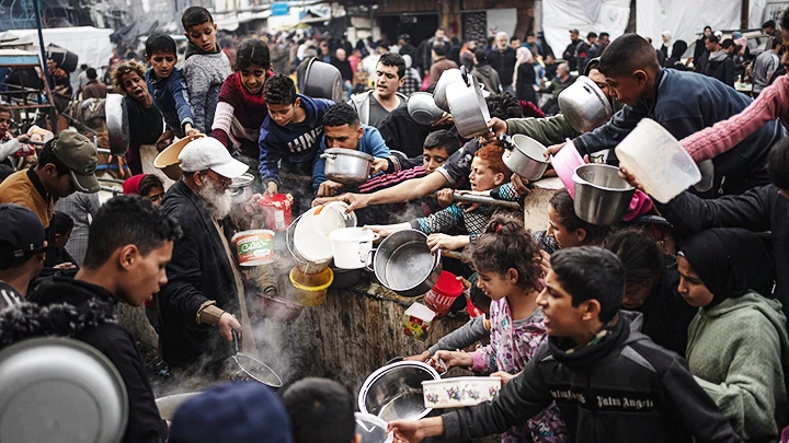 Người dân Dải Gaza đang trong tình cảnh thiếu lương thực trầm trọng. Ảnh: THE INDEPENDENT