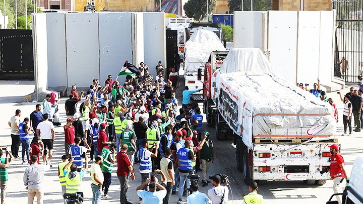 Hàng cứu trợ tới Gaza và Bờ Tây đang ách tắc tại các cửa khẩu. Ảnh: REUTERS