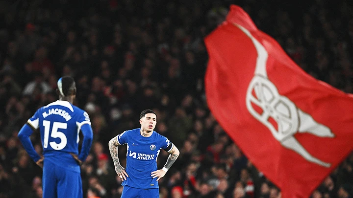 Trận thua đậm trước Arsenal khiến Chelsea lún sâu vào khủng hoảng.