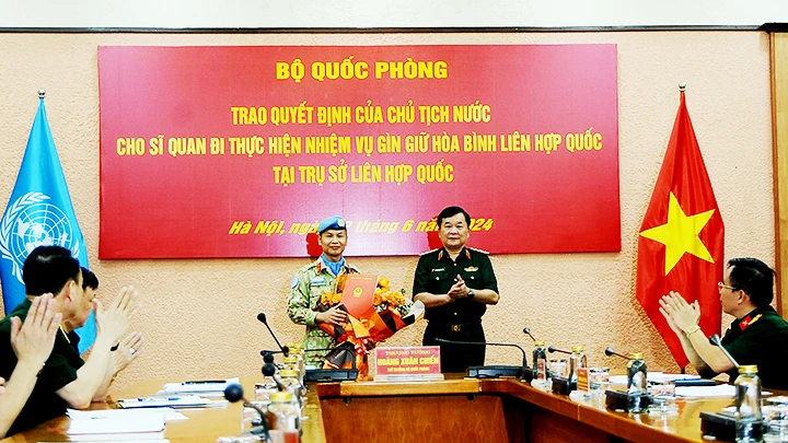 Sĩ quan Việt Nam làm việc tại Trụ sở LHQ