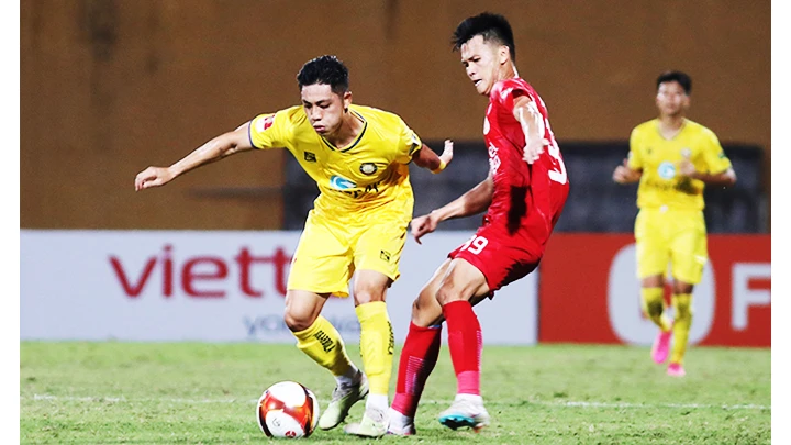 CLB Đông Á Thanh Hóa (trái) đã xin rút khỏi giải AFC Champions League Two. Ảnh: MINH LÊ