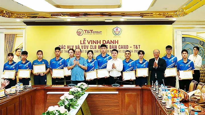 CLB Bóng bàn CAND-T&T nhận thưởng kỷ lục sau thành tích xuất sắc tại giải quốc gia 2024.