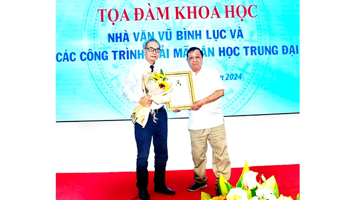 Tọa đàm về người đắm đuối với văn chương Trung đại