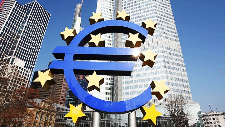 ECB ước tính EU cần đầu tư tới 800 tỷ euro để cạnh tranh kinh tế. Ảnh: AFP