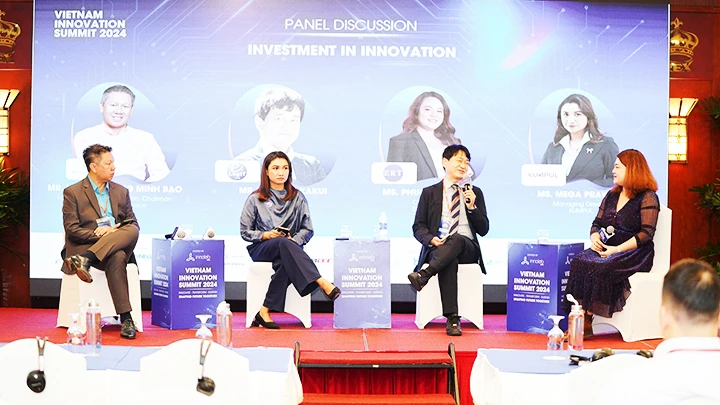 Một phiên thảo luận trong khuôn khổ Vietnam Innovation Summit 2024. Ảnh: VIS