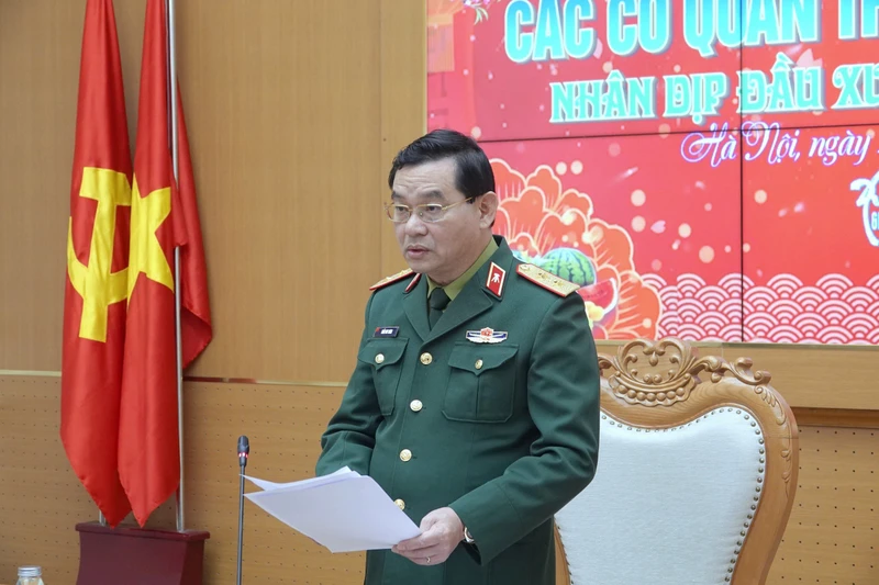 Trung tướng Trần Duy Hưng phát biểu tại buổi gặp mặt. Ảnh: Nguyễn Minh