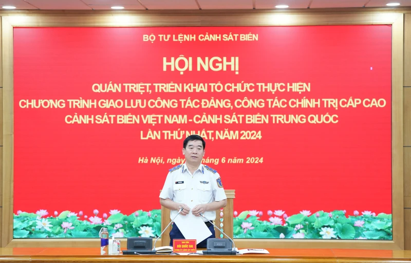 Trung tướng Bùi Quốc Oai, Bí thư Đảng ủy, Chính ủy Cảnh sát biển Việt Nam chủ trì hội nghị.