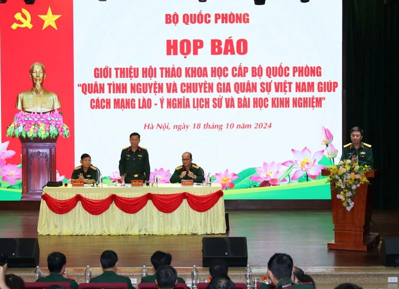 Quang cảnh buổi Họp báo.