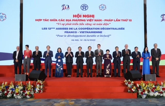 Các đại biểu tham dự Hội nghị hợp tác giữa các địa phương Việt Nam-Pháp lần thứ 12.