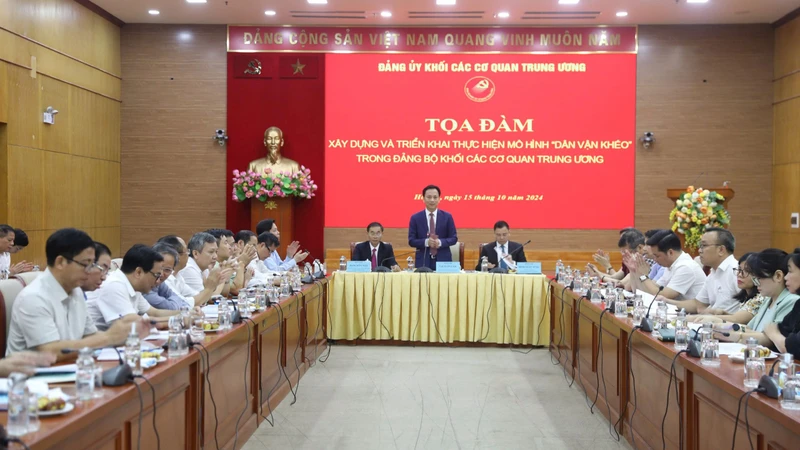 Quang cảnh buổi tọa đàm về "Dân vận khéo".