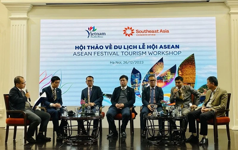 Các đại biểu tham gia phiên thảo luận về du lịch lễ hội ASEAN.
