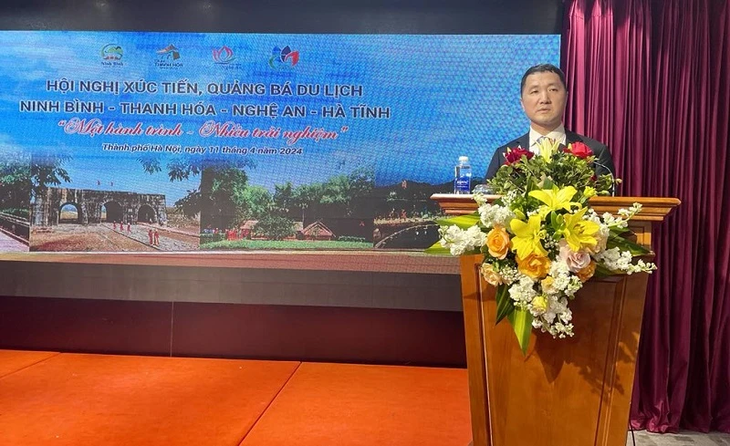Giám đốc Sở Du lịch Ninh Bình Bùi Văn Mạnh phát biểu tại hội nghị.