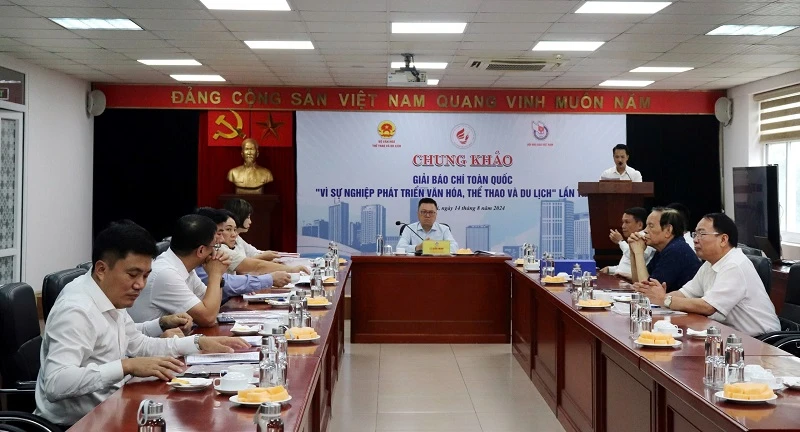 Đồng chí Lê Quốc Minh chủ trì khai mạc vòng chấm chung khảo Giải báo chí toàn quốc “Vì sự nghiệp phát triển văn hóa, thể thao và du lịch” lần thứ hai. (Ảnh: Ban tổ chức)