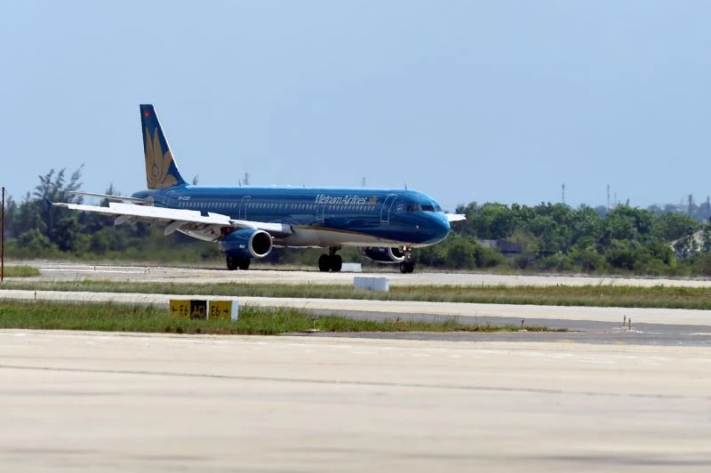 Hãng hàng không Vietnam Airlines phải hủy 8 chuyến bay đi/đến sân bay Vinh trong ngày 3/7.