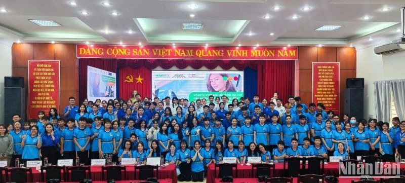 Các học viên tham gia chương trình đào tạo thí điểm về tác hại của việc sử dụng rượu bia trong điều khiển phương tiện giao thông tại Việt Nam.