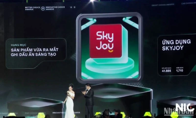Vinh danh “Sản phẩm vừa ra mắt ghi dấu ấn sáng tạo” - Better Choice Awards cho chương trình Vietjet SkyJoy.