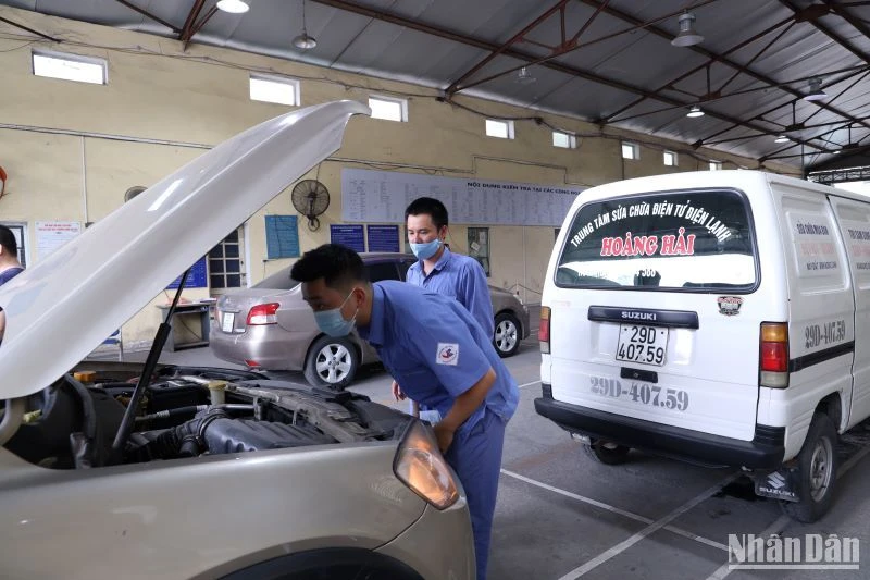 Từ tháng 4 cho tới cuối năm, lượng phương tiện đến kiểm định tại các trung tâm đăng kiểm trên phạm vi cả nước sẽ gia tăng mạnh, nhất là Hà Nội và Thành phố Hồ Chí Minh, có nguy cơ tái diễn ùn tắc đăng kiểm. 